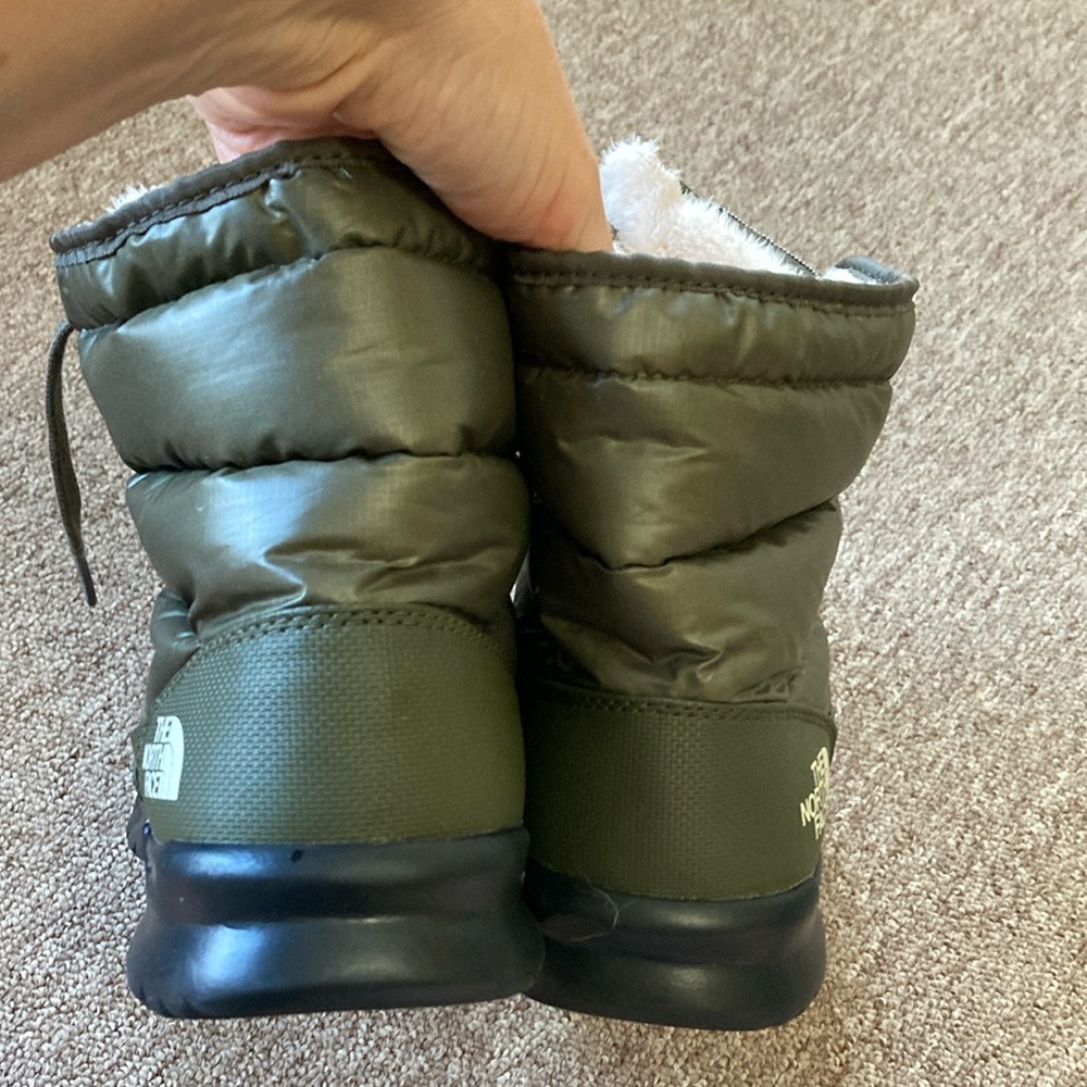 For Sharon: The North Face Green Winter Boots - Picture 4 of 9